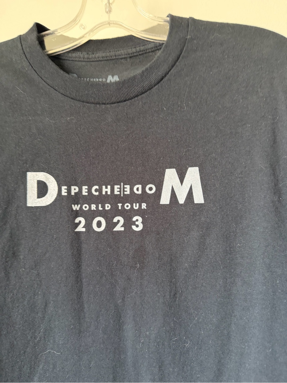 Depeche Mode World Tour 2023 Long Sleeve Band Tee Medium Angel Wings Graphic - Picture 4 of 8